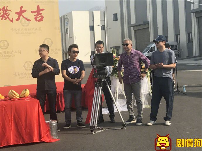 电影疯狂的外星人主要讲的是什么？主演有谁？会延续疯狂系列的高口碑吗？